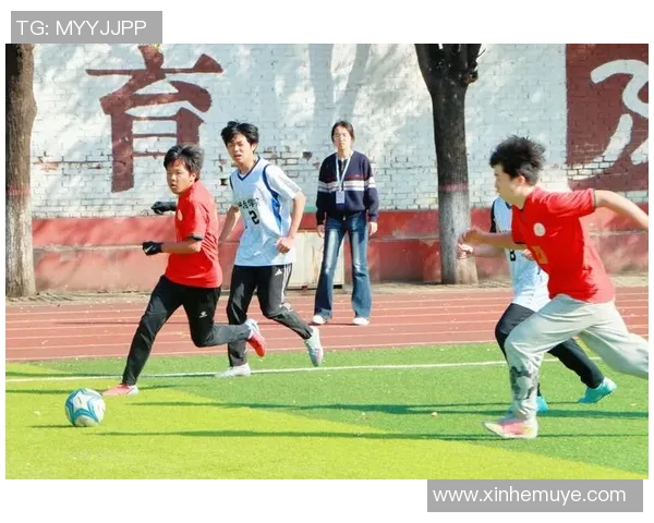 浦东实验小学足球明星展现青春风采助力校园体育发展