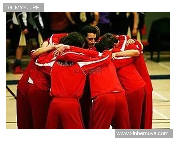 成都篮球队运营体系探析:篮球战术与团队协作的完美结合 成都篮球队运营体系探析:篮球战术与团队协作的完美结合